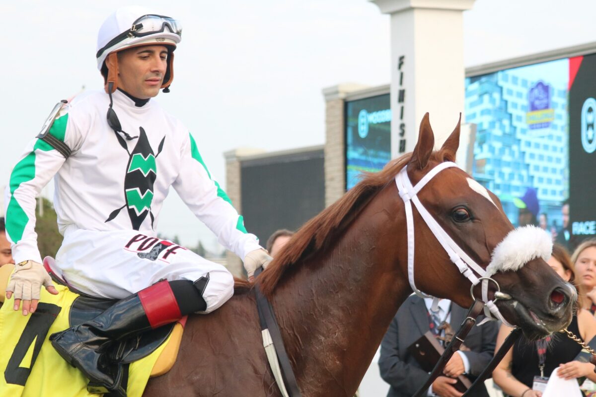 Sofia Vives - Jockeys Canada